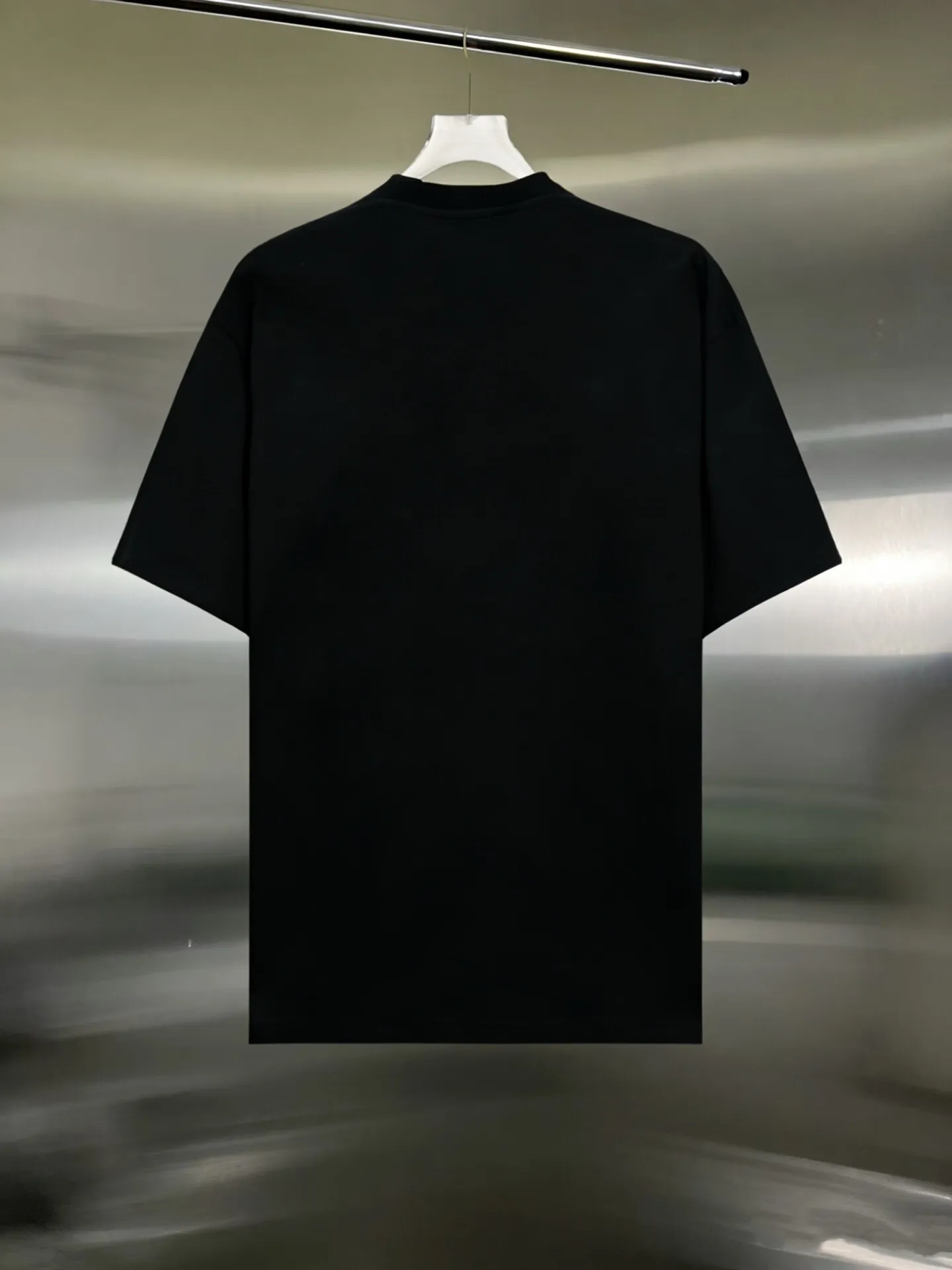 ：Moncler/ T ：300 100% ：320 ： ：White Black Size：S M L XL XXL Same Style